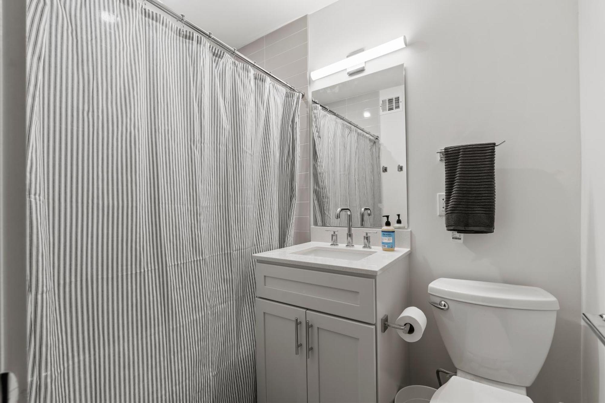 West Taylor Run Hotel Alexandria Bagian luar foto